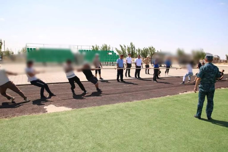 Арал аудандық пробация қызметінің есебіндегі азаматтар арасында шағын футболдан және арқан тартыстан жарыс өтті