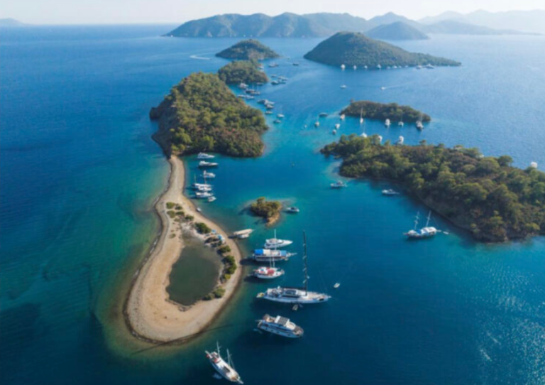 Түркияның теңіздері арқылы саяхатыңыздан ләззат алыңыз