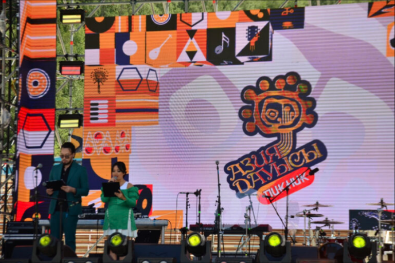 “МЕДЕУГЕ” “АЗИЯ ДАУЫСЫ” ҚАЙТА ОРАЛАДЫ