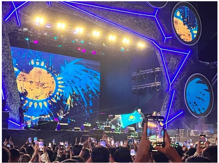 “АЗИЯ ДАУЫСЫНДА” – “BLACK EYED PEAS