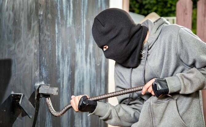 Автокөлік бөлшегін ұрлап, бір миллионға жуық шығын келтірген жас жігіт анықталды