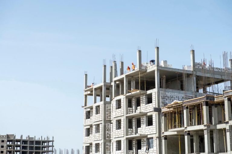 Кербұлақ ауданында апатты тұрғын үйлердің мәселесі шешілуде