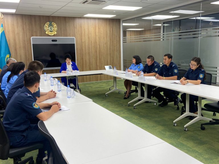 Дөңгелек үстел өтті