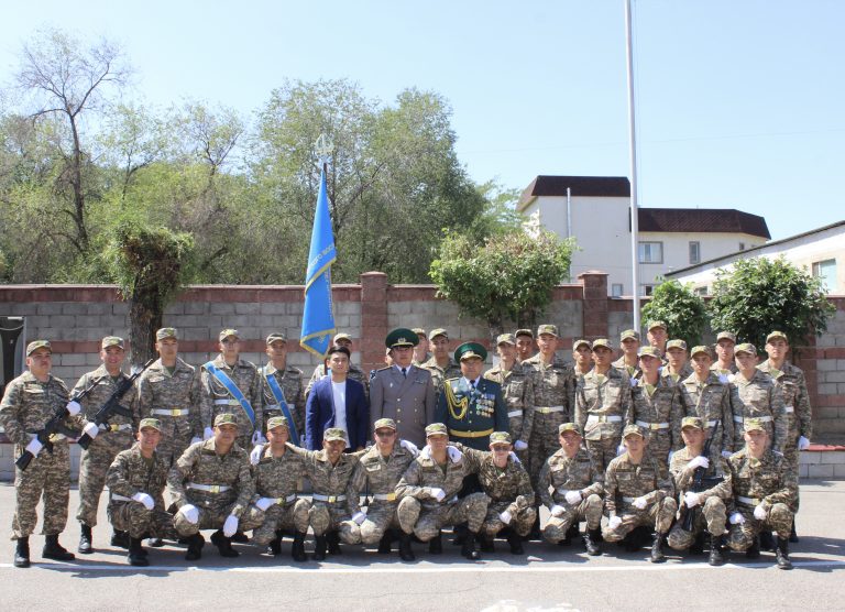 АЛМАТЫНЫҢ ЖҰМЫССЫЗ ЖАСТАРЫ ӘСКЕРИ АНТ ҚАБЫЛДАДЫ