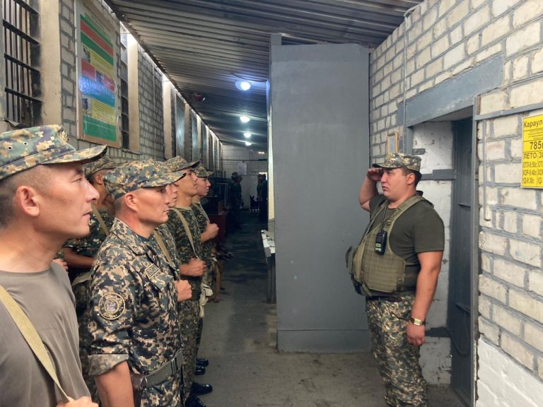 Жас сарбаздар жауынгерлік қызметке түсті