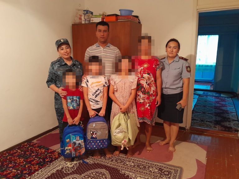 Қызылорда облысы бойынша ҚАЖ департаменті №60 мекемесінің қызметкерлері «Мектепке жол» қайырымдылық акциясын өткізді