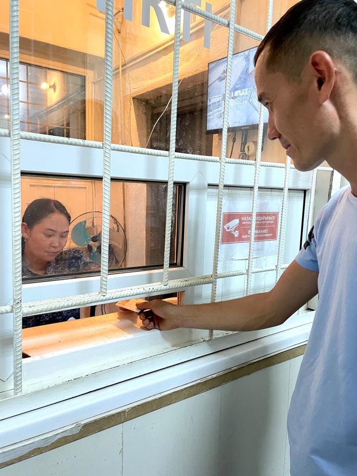 Бақылаушы сержант қыз