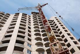 Что делать при пожаре в многоэтажке, чтобы спасти себя?