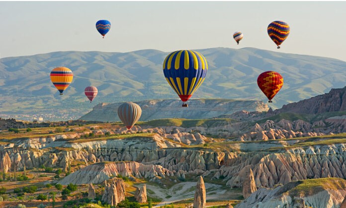 Кападокияның аспаны әлемдегі ең керемет әуе шарларымен боялды