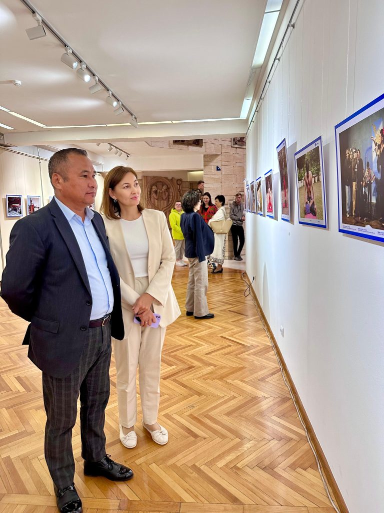 Өткеннен қалған мұра мен бүгінгі өмір айшықтарына арналған фотокөрме