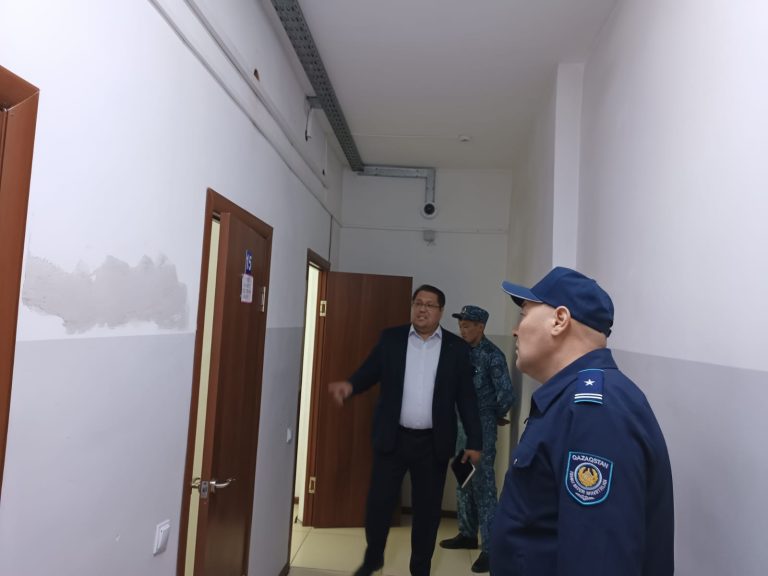 Руководство СИЗО Астаны провели разъяснительную работу с посетителями