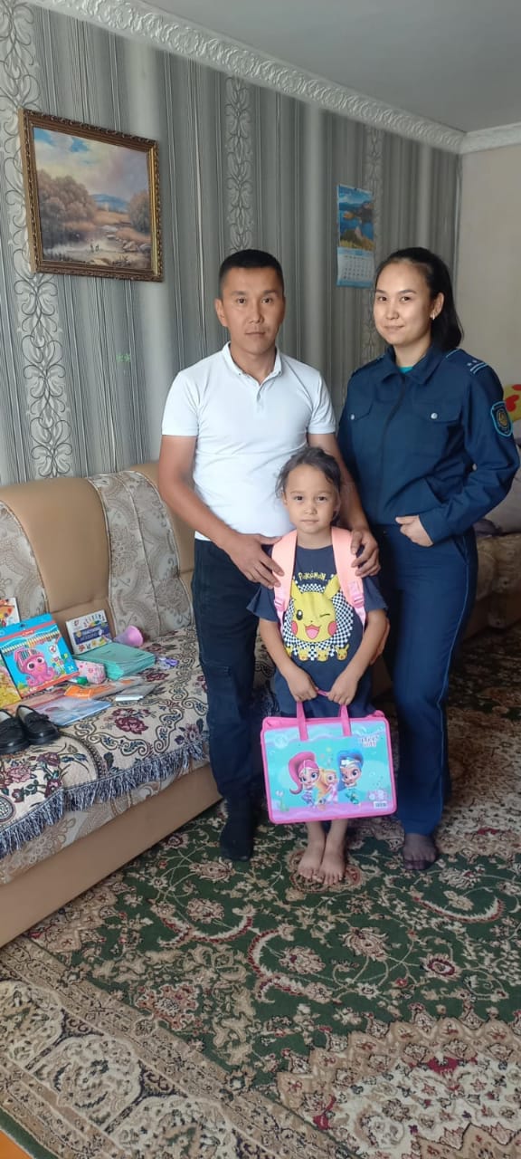 Сотрудники УИС г. Алматы приняли участие в акции «Дорога в школу»