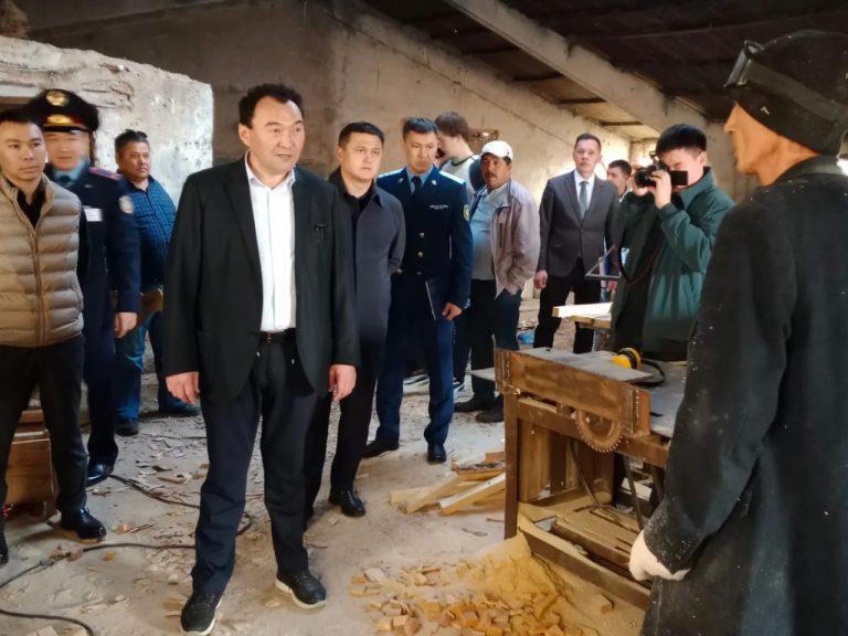 С рабочим визитом аким Кокшетау посетил учреждение Департамента УИС