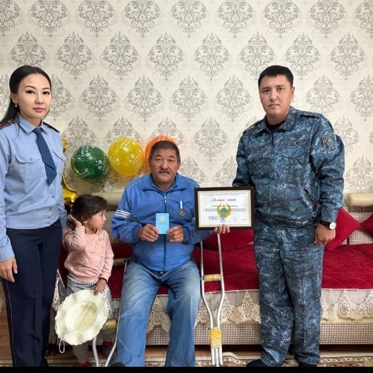 ҚАЖ қызметкерлері сала ардагерлерін қарттар күнімен құттықтады