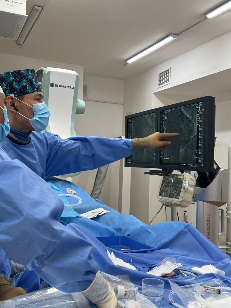 В Карасайской районной больнице впервые проведена операция по установке электрокардиостимулятора