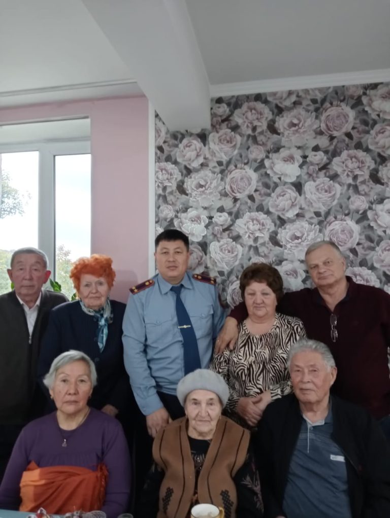 ШҚО-да Қарттар күніне орай түзету мекемесінің қызметкерлері ерекше акция өткізді