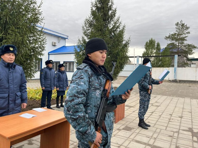 Ақтөбеде ҚАЖ қызметкерлері Республика күнін салтанатты түрде атап өтті