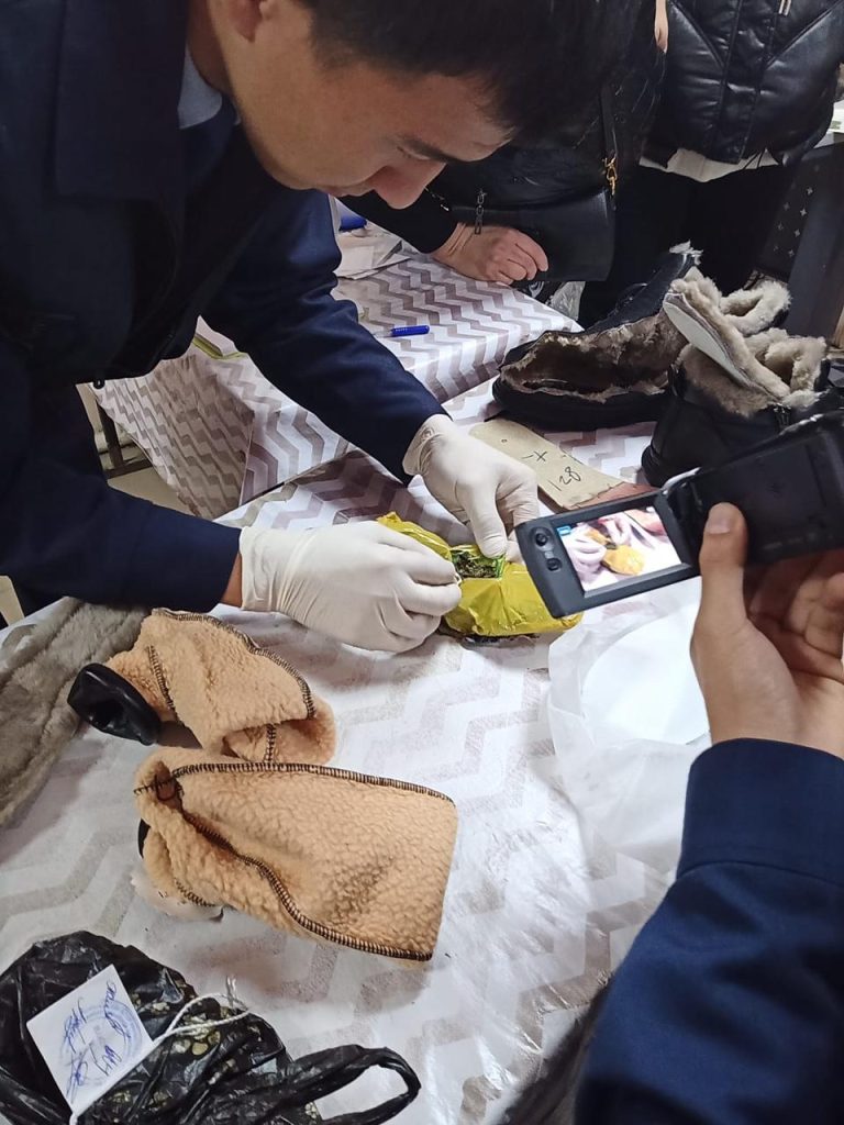 Аяқ киімге жасырылған марихуана