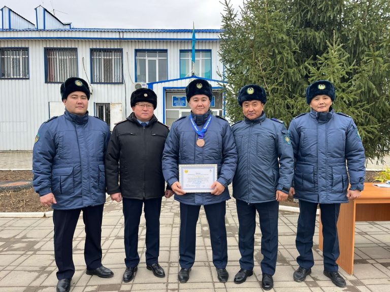 Ақтөбе қаласының ҚАЖД қызметкері ведомствоаралық самбо күресі спартакиадасынан жүлделі оралды