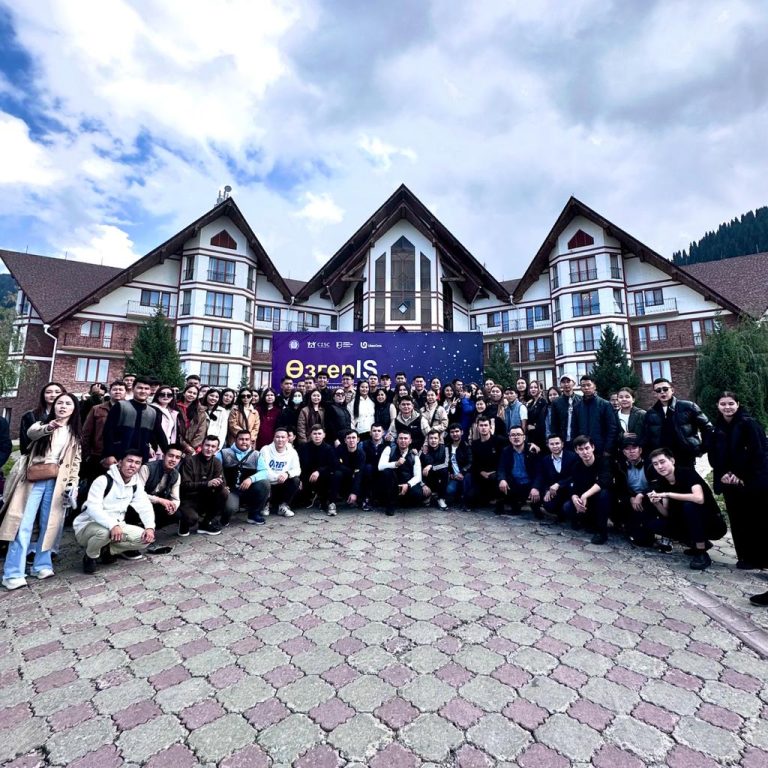 ЖАСТАР БЕС БАҒЫТ БОЙЫНША МЕНТОРЛЫҚ ОҚЫТУ БАҒДАРЛАМАСЫНАН ӨТЕДІ