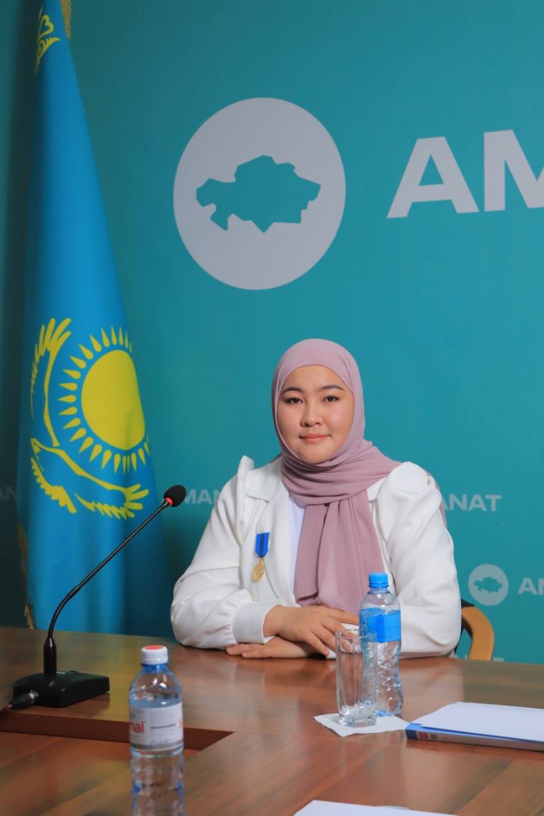 «Аманат» партиясымен бірге ел жанашырлары ерекше балалары бар аналарға құрмет көрсетті