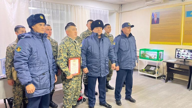 В ВКО сотрудники накрыли праздничный стол для осужденных