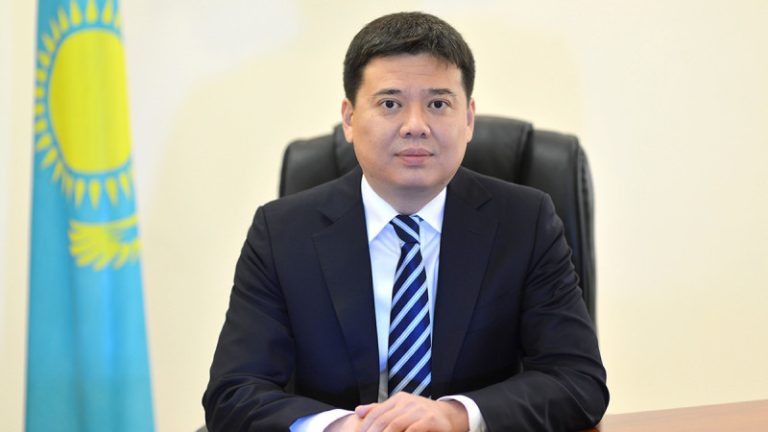 Экс-министр Марат Бекетаев елден қашпақ болды — Бас прокуратура