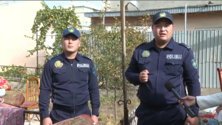 Қос полицейдің қырағылығы арқасында таңғы сағат 06:00-да шыққан өрттен бір отбасы мүшелері құтқарылды