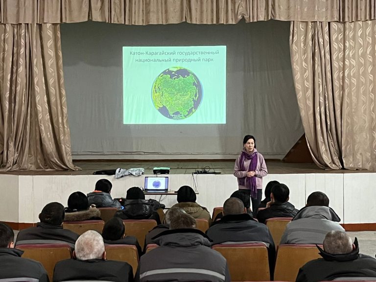 ШҚО-да мекеме қызметкерлері мұғалімдер мен бірге сотталғандарға тәрбиелік іс-шара өткізді