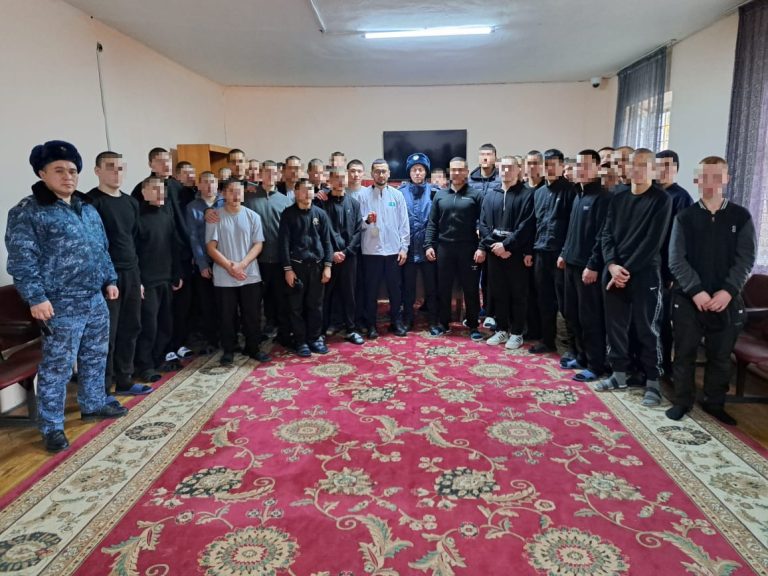 Олимпиада жүлдегері Алматыдағы балалар колониясына барды