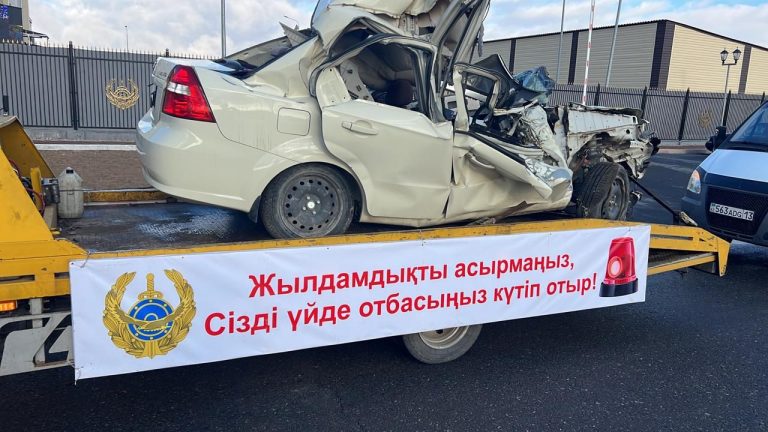 Республика күні қарсаңында полицейлер спорттық сайыстан бақ сынады