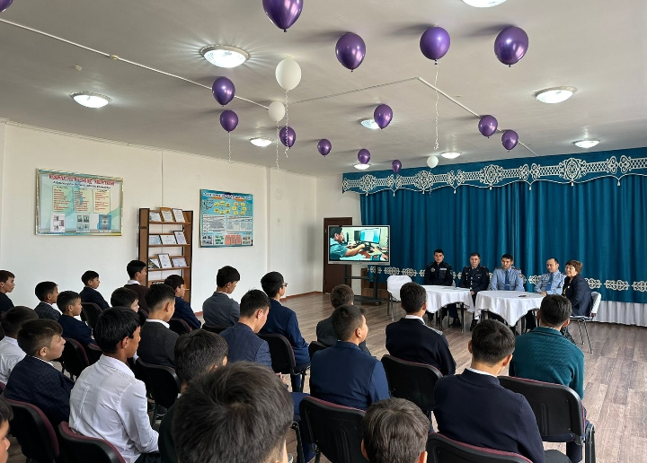 Мектеп оқушыларымен кездесу өтті