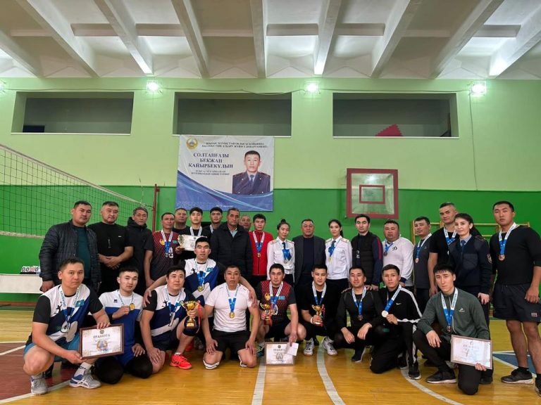 ШҚО да қызметкерді еске алу кешіне қызметкерлер арасында волейболдан жарыс өтті