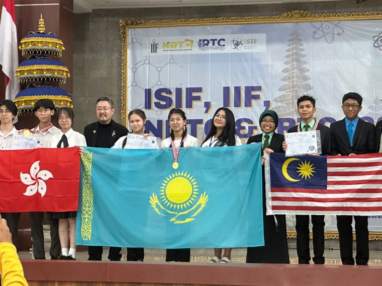 Алматылық оқушылар халықаралық жобадан алтын медаль жеңіп алды