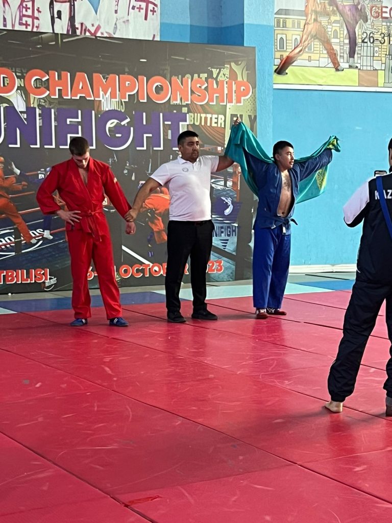 Түркістандық полицей мен оның шәкірті әлем чемпионатының жеңімпаздары