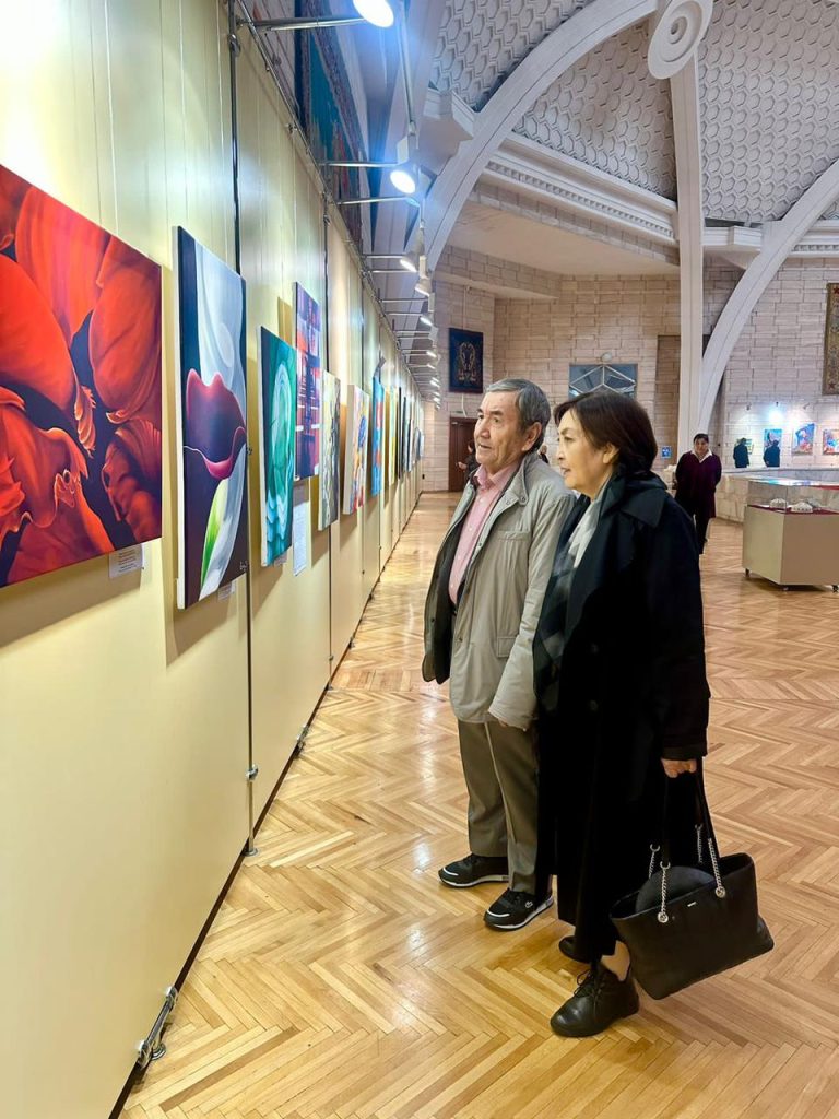 «Уақыттан тыс. Эмоциялар мен екпіндер» атты көрменің ашылу салтанаты өтті