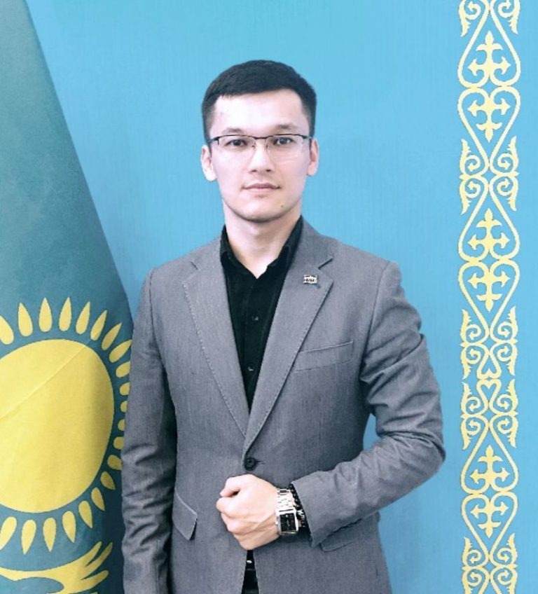 БІЛІКТІ МАМАН ДАЯРЛАУ ЗАМАН ТАЛАБЫ