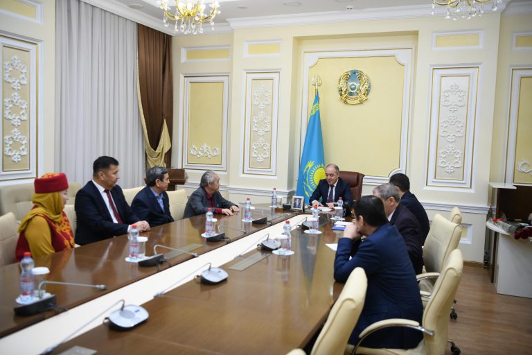 БҚО ӘКІМІ БЕЛГІЛІ ӨНЕРТАНУШЫ ІЛИЯ ЖАҚАНОВТЫ ҚАБЫЛДАДЫ