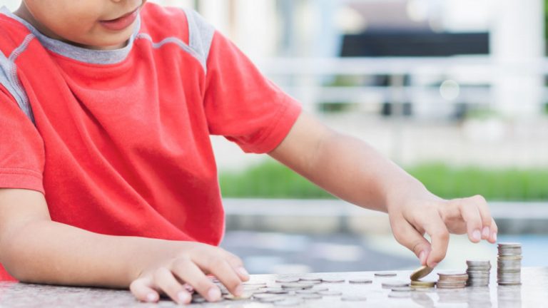 1 қаңтардан бастап балаларға төленетін төлем: 2024 жылы қанша ақша бөлінеді?