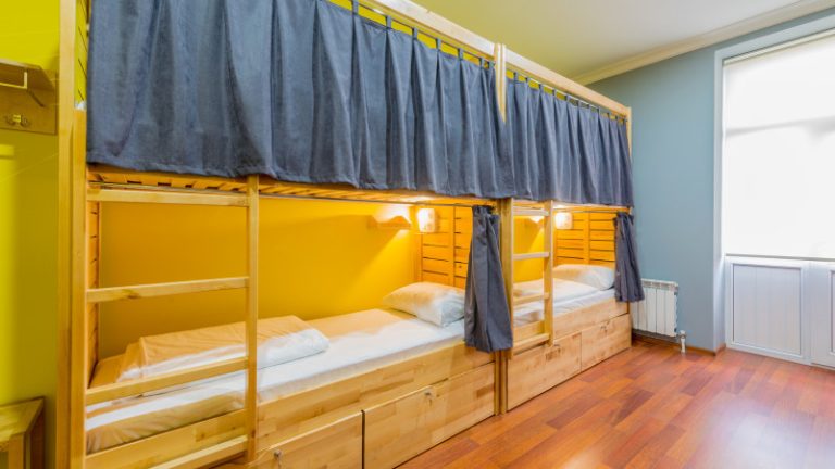 Алматыда қанша студент хостелде тұруға мәжбүр?