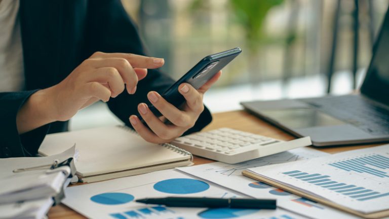 Қазақстанда 2024 жылы міндетті декларацияны кімдер және қалай тапсыруы керек?