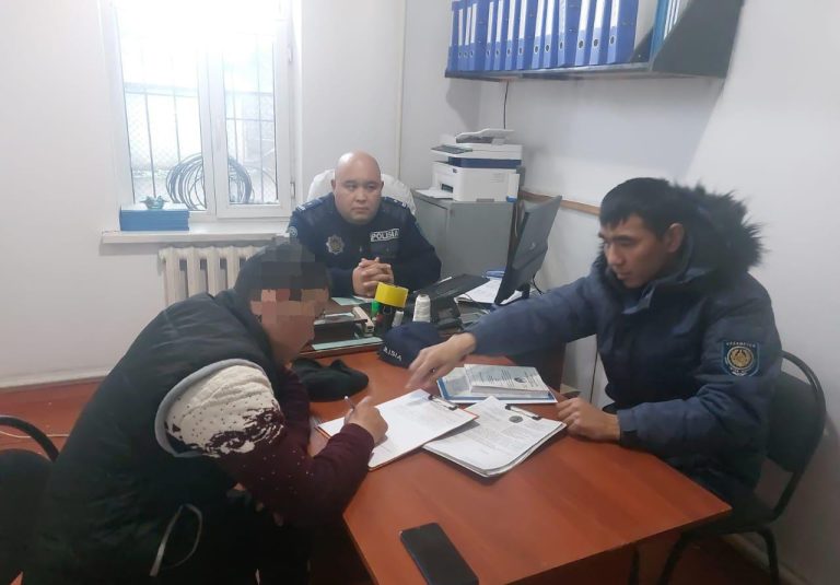 Келес ауданында екі сотталғанға ескерту берілді