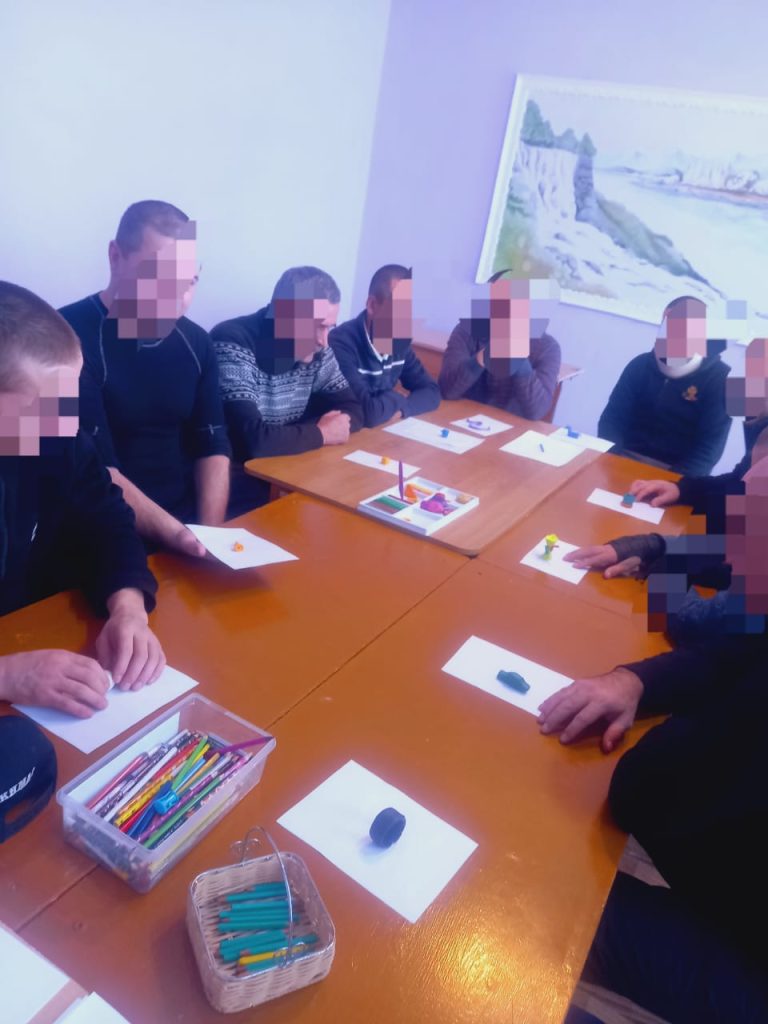 Пластилинотерапию провели с осужденными в колонии Астаны