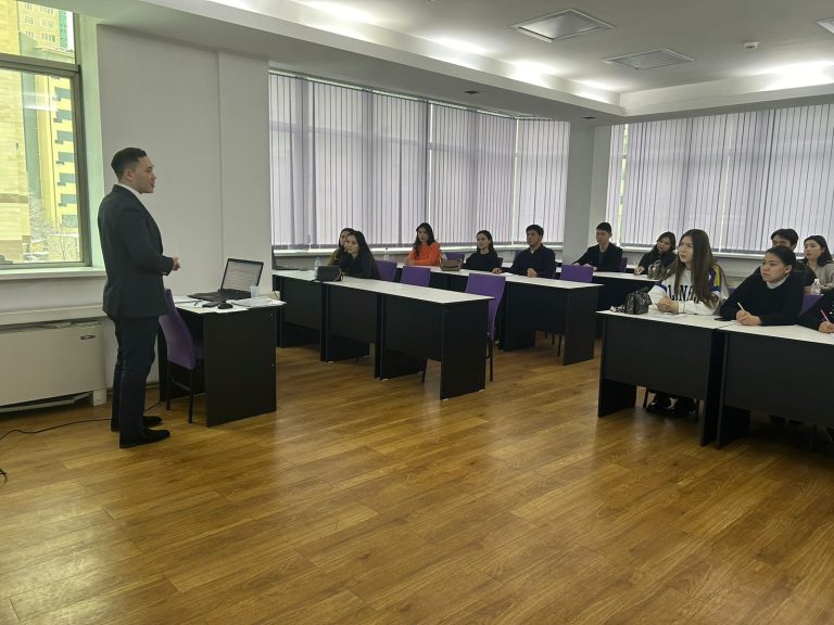 Мемлекеттік қызметшілердің әдеп нормалары мен мінез-құлық қағидаларын түсіндіру бойынша жұмыстар жүргізілуде