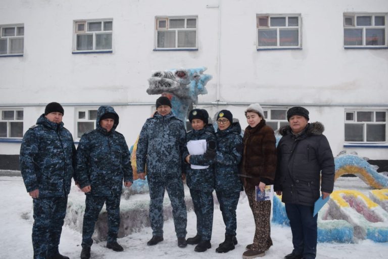 Символ 2024 года лепили из снега акмолинские осужденные