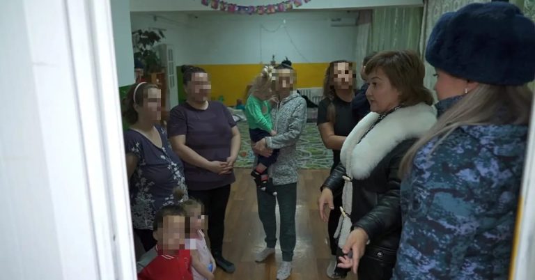 В учреждение №10 ДУИС по городу Алматы, Алматинской области и области Жетісу женщинам осужденным и детям оказали благотворительную помощь