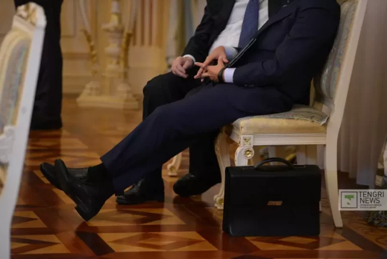 Жалпыға бірдей декларация: шетелдерде оны кімдер тапсырады?