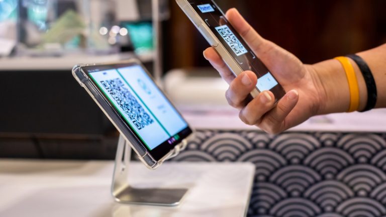 Қазақстанда тауарлар мен қызметтерге ақы төлеудің жаңа жүйесі: іске қосу мерзімі аталған