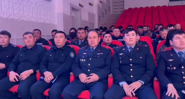 ПОЛИЦЕЙЛЕРДІҢ АТА-АНАСЫНА АЛҒЫС БІЛДІРДІ