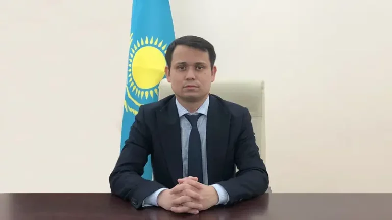 Бейбіт Есенбаев денсаулық сақтау вице-министрі қызметінен кетті